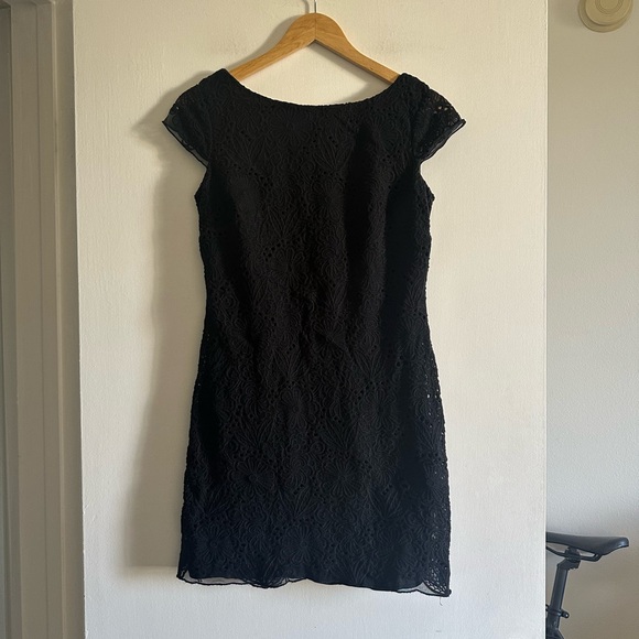 Lilly Pulitzer Black Lace Overlay Jeanette Mini Dress size 2 EUC - Picture 4 of 11